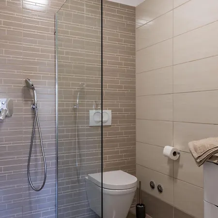 Sarah Nedescina, A Peaceful And Pet Friendly Close To The Sea