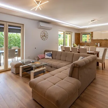 Sarah Nedescina, A Peaceful And Pet Friendly Close To The Sea Feriehus *