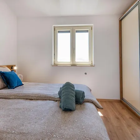 Feriehus Sarah Nedescina, A Peaceful And Pet Friendly Close To The Sea Nedeščina