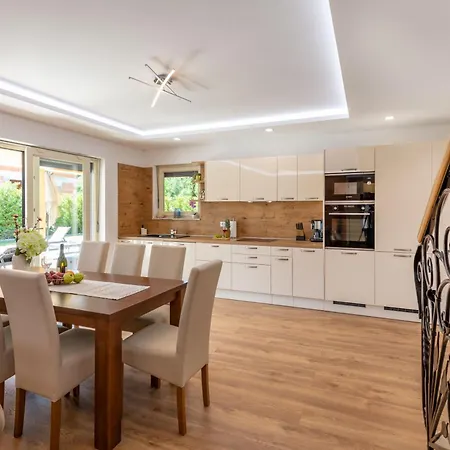 Feriehus Sarah Nedescina, A Peaceful And Pet Friendly Close To The Sea