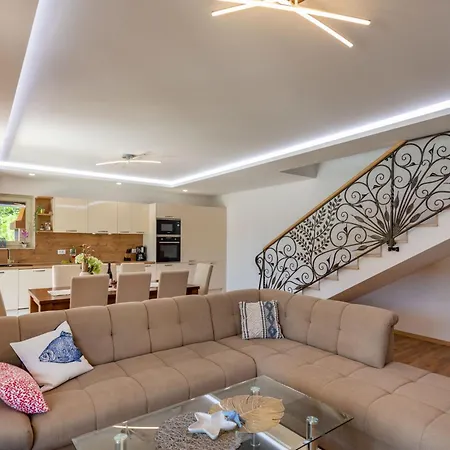 Sarah Nedescina, A Peaceful And Pet Friendly Close To The Sea Feriehus